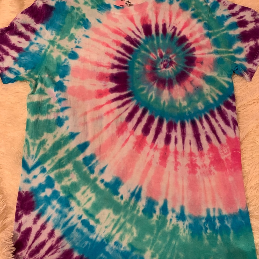 Single swirl Tie dye shirt